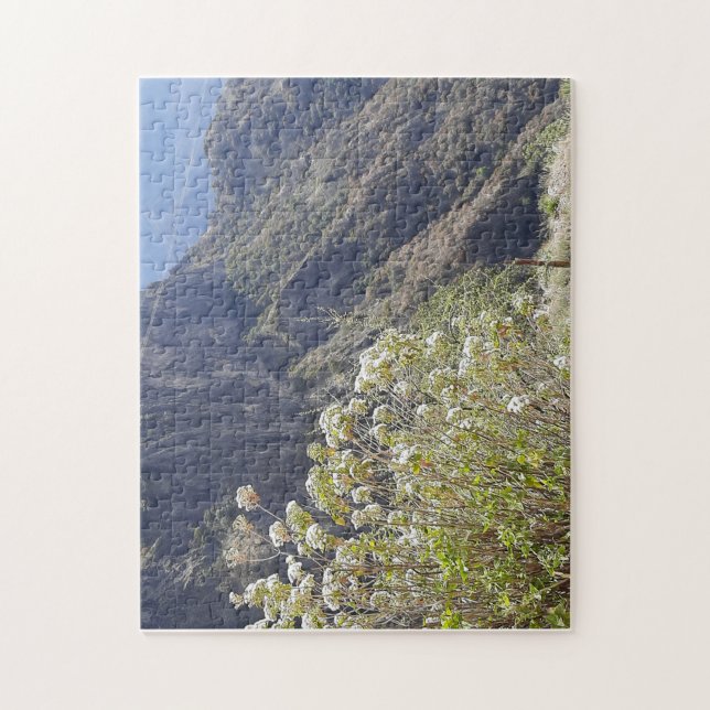 Quebra-cabeça Vale Montanhoso com Flores Silvestres Tranquilas (Vertical)