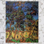 Quebra-cabeça Van Gogh Trees no Jardim, Hospital Santo Paul<br><div class="desc">Árvores no Jardim do Hospital Santo-Paul de Vincent van Gogh é uma pintura típica da paisagem de apos impressionismo de arte. Uma vista de árvores com um homem nos jardins e os prédios do hospital ao fundo. Van Gogh passou um ano no asilo no Santo Remy, França. Sobre o artista:...</div>