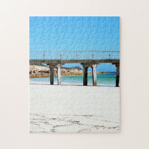 Quebra-cabeça Velha Jetty De Wooden Na Areia Branca De Praia,