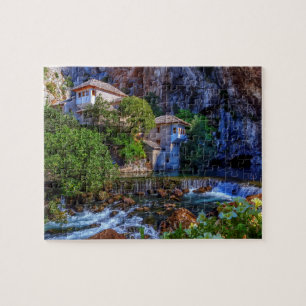 Quebra-cabeça Vila pequena Blagaj na cachoeira do Buna, Bósnia 