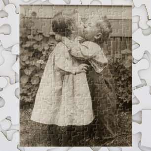 Quebra-cabeça Vintage Love Foto de Crianças Beijando em um Jardi