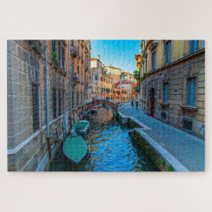 Quebra-cabeça Vista cêntrica de um canal em Veneza, Itália