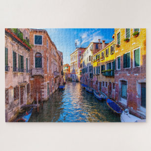 Quebra-cabeça Vista cêntrica de um canal em Veneza, Itália