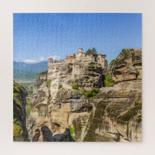 Quebra-cabeça vista sobre um dos mosteiros de Meteora, Grécia