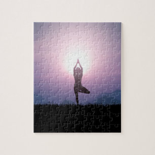 Quebra-cabeça Yoga Pose da Árvore Vrksasana Preto Roxo