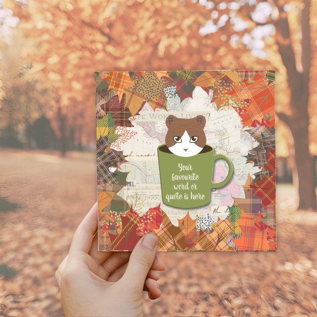 Quebra de queda de Cartões de agradecimentos plano (Fall Break Cat Thank you Card in a hand of the forest.)