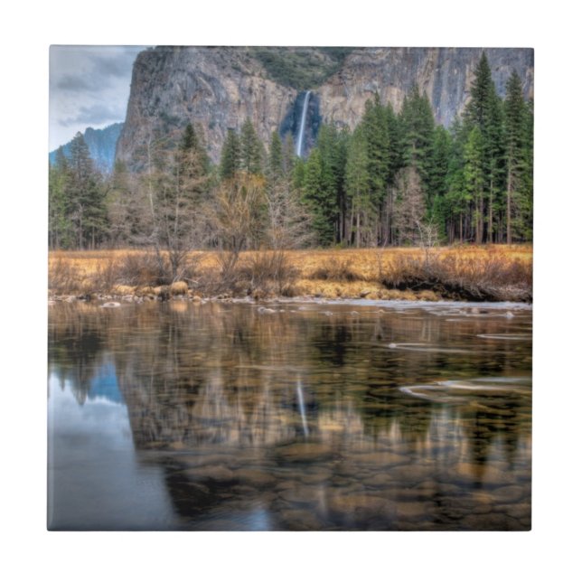 Quedas cénicos de Yosemite (Frente)