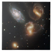 Quinteto de Stephan: Uma Galáxia Galáctica Naufrag