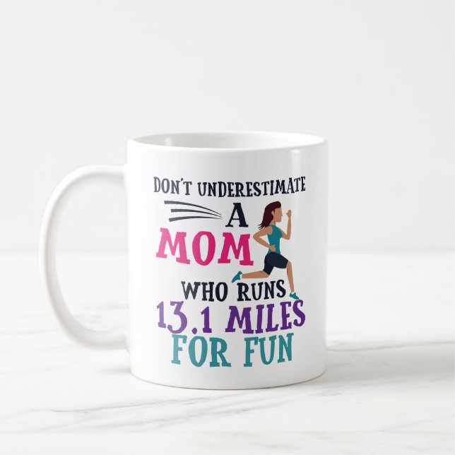 Raça do dia das mães da caneca de café da mamã do (Esquerda)