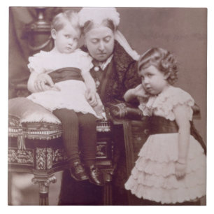 Rainha Victoria (1819-1901) com seus netos,