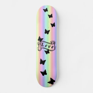 Rapariga skate Love on Rainbow with Butterfly