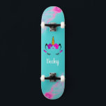Rapariga Unicorn skate com nome<br><div class="desc">Torne este skate Unicórn seu próprio conteúdo adicionando seu texto. Para acessar ferramentas avançadas de edição, vá para "Personalizar este modelo" e clique em "Detalhes", role para baixo e pressione o link "clicar para personalizar mais". Ideal para qualquer ocasião como aniversário ou graduação, para skatistas que amam o estilo unicórnio....</div>