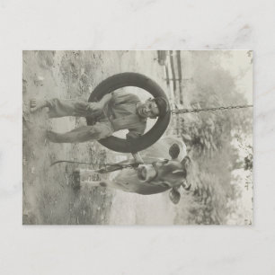 rapaz e vaca preto e branco cartão postal vintage