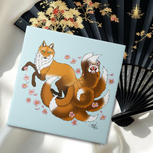 Raposa Kitsune Caprichosa Flores de Cerejeira Azul