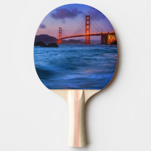 Raquete De Ping Pong Após o por do sol para fora na praia do padeiro