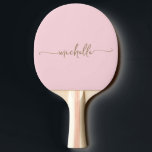 Raquete De Ping Pong Assinatura com Nome Monograma Dourado Script Rosa<br><div class="desc">Raquete de Ping Pong Personalizada Glam Blush Rosa Feminina Elegante Monograma Nome Assinatura Script. Esses designs apresentam seu primeiro nome em uma linda tipografia de assinatura com estilo de letra manuscrita com cauda swash (ou caligrafia) em cor dourada sobre um fundo rosa bebê ou rosa suave. Fácil de personalizar. Ótimo...</div>