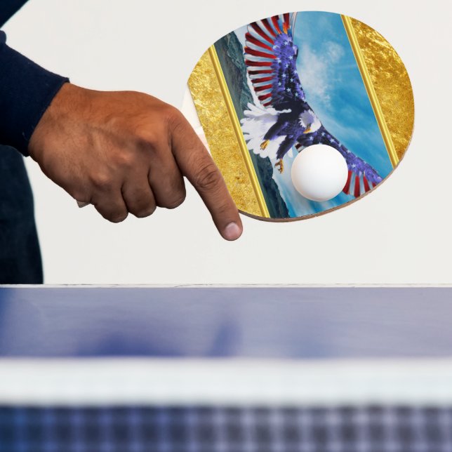 Raquete De Ping Pong Bandeira americana Eagle voando na folha de ouro d (Insitu)