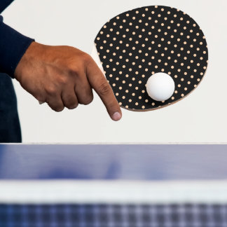 Raquete De Ping Pong Bolinhas de Pêssego Damasco em um Fundo Preto