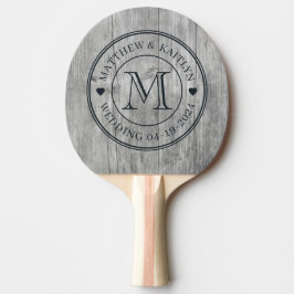 Raquete De Ping Pong Coração de Monograma de Casamento em Madeira Cinza