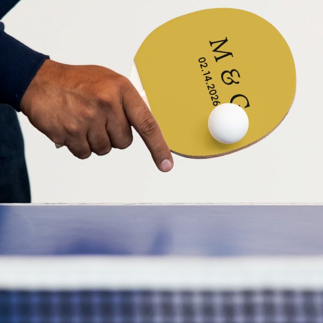 Raquete De Ping Pong Custom Monogram and Date Personalized M Gold (Insitu)