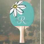 Raquete De Ping Pong Flor de Daisy Daisy Bonito Monograma<br><div class="desc">Este design foi criado através da arte digital. Pode ser personalizado clicando no botão personalizar e alterando a cor, adicionando um nome, iniciais ou as suas palavras favoritas. Entre em contato comigo em colorflowcreations@gmail.com se você quiser usar este design em outro produto. Compre minha pintura de acrílico abstrato original para...</div>