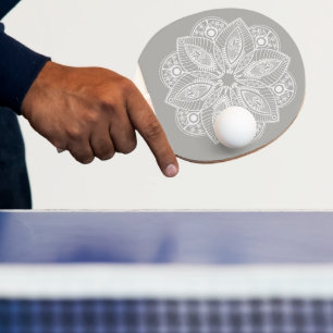 Raquete De Ping Pong Mandala branca exótica no fundo da Cinza
