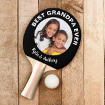 Raquete De Ping Pong Melhor Avô Nunca Personalizado Foto Preto<br><div class="desc">Dê ao melhor avô um presente divertido com esta pá preta de pingue-pongue com texto branco. Personalize facilmente com uma fotografia familiar favorita (recorte para um quadrado com os sujeitos no meio antes de carregar para obter o melhor resultado). Você pode personalizar "Melhor Avô Nunca" em algo parecido em comprimento,...</div>