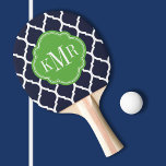 Raquete De Ping Pong Monograma do Quatrefoil de marinho Azul e Verde em<br><div class="desc">Pás de pingue-pongue com impressão personalizada com um padrão marroquino pré-definido. Personalize-o com suas iniciais de monograma ou outro texto personalizado em um quadro quatrefoil quic. Clique em Personalizar para alterar as fontes ou adicionar seu próprio texto e imagens para criar um único tipo de design.</div>