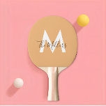 Raquete De Ping Pong Monograma moderno e neutro e minimalista<br><div class="desc">Sirva em estilo com este pá-pingue-pongue minimalista, elegante e neutro, com um design de laranja moderno e um monograma personalizável. Personalize-o com o seu nome familiar para fazer com que cada jogo se sinta exclusivamente seu. Criado para funções e elegância, este remo é perfeito para noites de jogos em família,...</div>