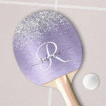 Raquete De Ping Pong Nome do Monograma da Glitter de Prata Metálica Bru<br><div class="desc">Personalize facilmente esta moda de pingue-pongue motriz com design com brilho prateado bonito num fundo metálico roxo escovado.</div>