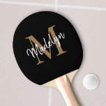 Raquete De Ping Pong Nome do Script Elegante do Monograma Dourado Preto<br><div class="desc">Monograma Dourado moderno Nome Elegante do Script Ping Pong Paddle.Personalize facilmente este moderno e elegante pingue-pongue com o seu monograma e nome personalizados.</div>