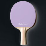 Raquete De Ping Pong Pino do Pino do Ping Violeta Suave de Cor de Tendê<br><div class="desc">Apresentando a cor de primavera da tendência: Violeta Suave. Este remo de pingue-pongue moderno e na moda, com um nome personalizável em uma fonte bonita de aspecto manuscrito, adiciona um pop de cor ao seu jogo. Seu design simples e limpo em uma cor sólida oferece um apelo de eterno, perfeito...</div>