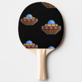 Raquete De Ping Pong Voando ufo no espaço preto