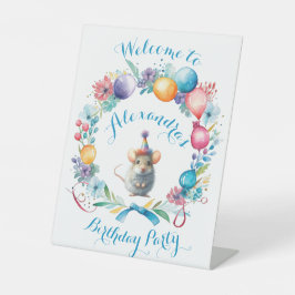 Rato bonito Vestindo um chapéu de festa