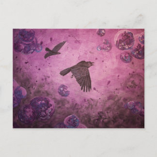 Ravens no cartão postal de abstrato púrpura de voo