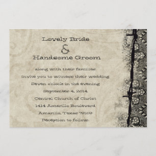 Recebendo o convite engatado do casamento do país