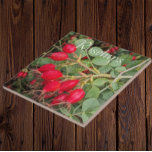 Red Roseqs Botânico<br><div class="desc">Azulejo cerâmico com tema botânico que apresenta uma foto-imagem de Roseqs brilhantes e vermelhos,  a fruta de várias plantas Rosa. Um design floral adorável! Selecione o tamanho do seu azulejo. Faz uma trivet de cozinha excelente!</div>