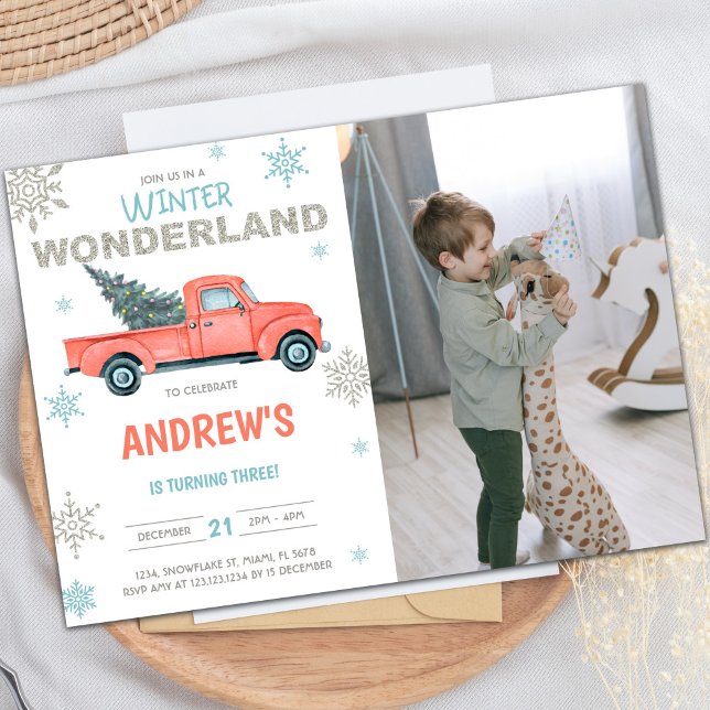 Red Truck Wonderland Birthday Convites com foto (Red Truck Wonderland Birthday Invitations w photo)