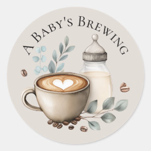 Redondo Adesivo de Chá de Bebê Baby está Preparando Café