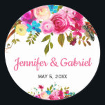 Redondo Adesivo floral de aquarela rosa fresca de primaver<br><div class="desc">Etiqueta/adesivo floral de aquarela rosa fresca de primavera vibrante para seu favor de presente. Romântico design boêmio de casamento com rosas pintadas em aquarela rosa quente, rosa profundo, amarelo, azul claro, roxo, arranjo floral botânico com folhas verdes e penas em fundo branco. Escolha perfeita para casamentos de primavera e verão....</div>