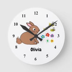 Redondo Bunny, abelhas e flores em um relógio branco de a
