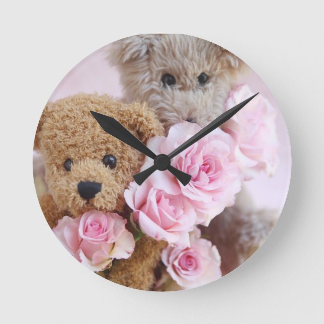 Redondo dois ursos peludos segurando relógio de rosa (Frente)