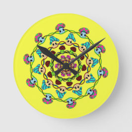 Redondo relógio da parede de cogumelos