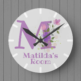 Redondo Relógio em um Desenho Floral com o Nome Matilda