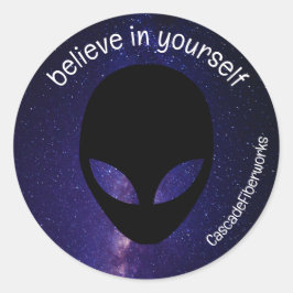 Redondo Um adesivo engraçado de galáxia alienígena, acredi