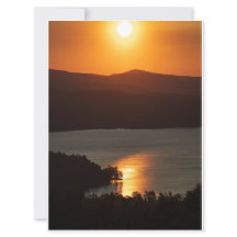 Reflexões ao Sol no Lago Newfound