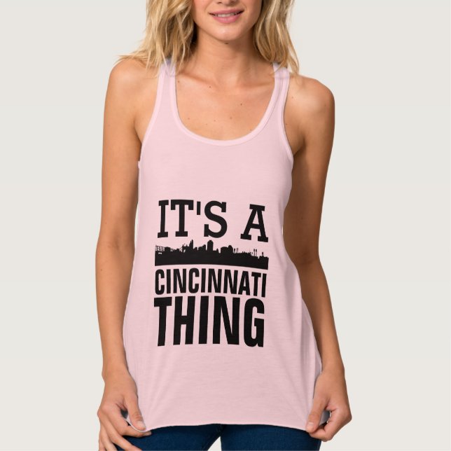Regata É UMA COISA CINCINNATI, T-shirts Cincy Engraçadas (Frente)