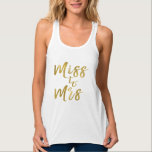 Regata Senhorita à Sra. Chá de panela Party Gold Foil<br><div class="desc">Senhorita à Sra. Chá de panela Gold Foil Script White T-Shirt para um Chá de panela Moderno e Elegante.</div>