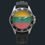 Relógio Bandeira lituana<br><div class="desc">Esta design é constituída pela bandeira nacional da Lituânia, que é um país da região do Báltico da Europa. O país situa-se ao longo da costa sudeste do Mar Báltico, a sudeste da Suecia e à Dinamarca. A Lituânia é delimitada pela Letónia a norte, pela Bielorrússia a leste e a...</div>