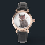 Relógio Bebês Mais Pobres | Óculos de coração de Kitten<br><div class="desc">Esta fotógrafa Getty Images mostra um gatinho com óculos em forma de coração.</div>